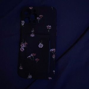 Selling iPhone 12 Pro Max case with slot for cards